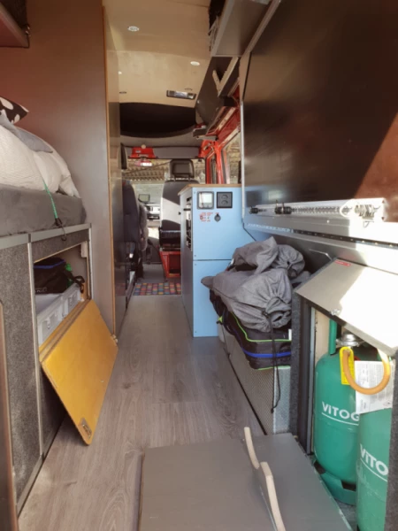 Mercedes T1 / 410 Campingbus - Grenchen, Schweiz