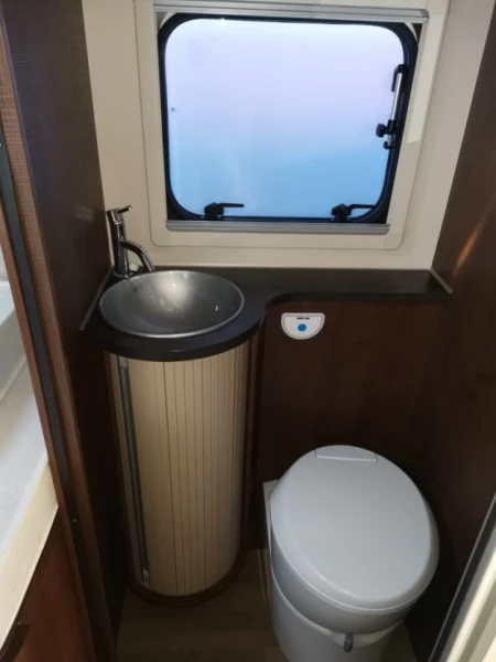 XGO 99Plus Husbil - Läufelfingen, Schweiz