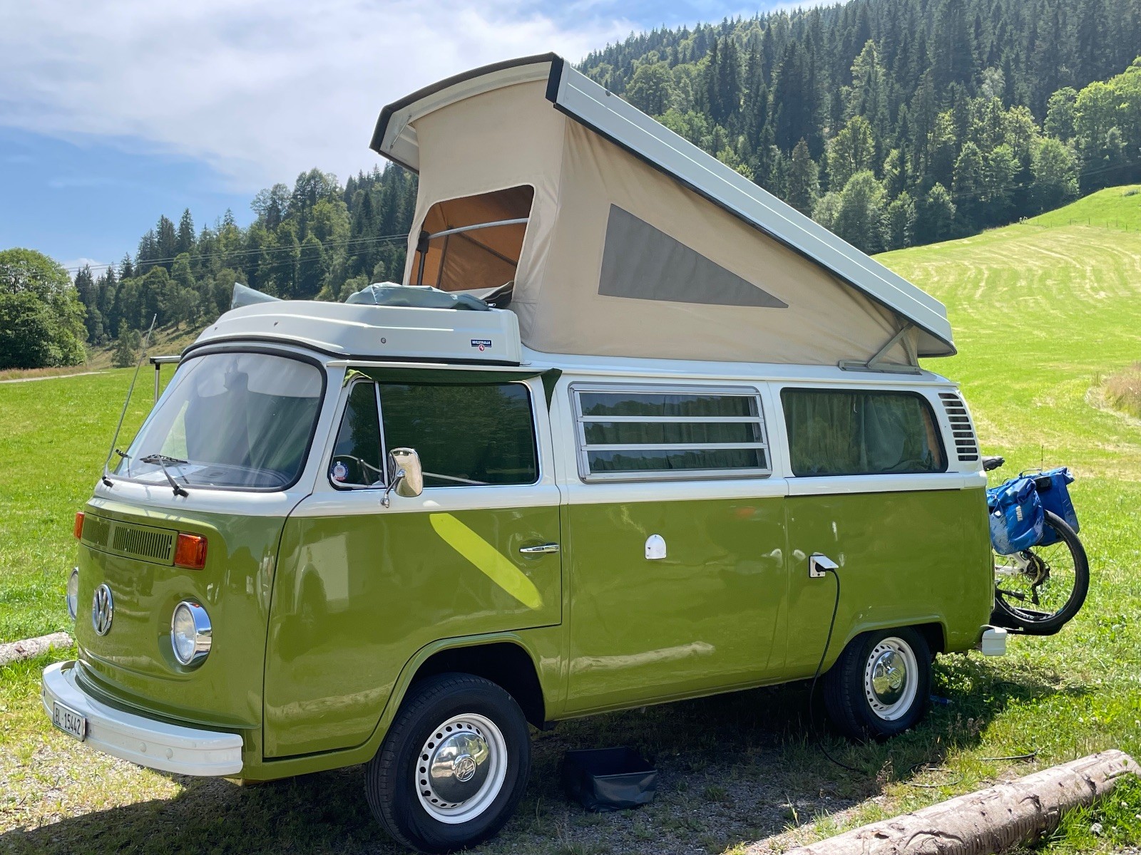 Rent campervan in Lupsingen with 4 sleeping spots MyCamper