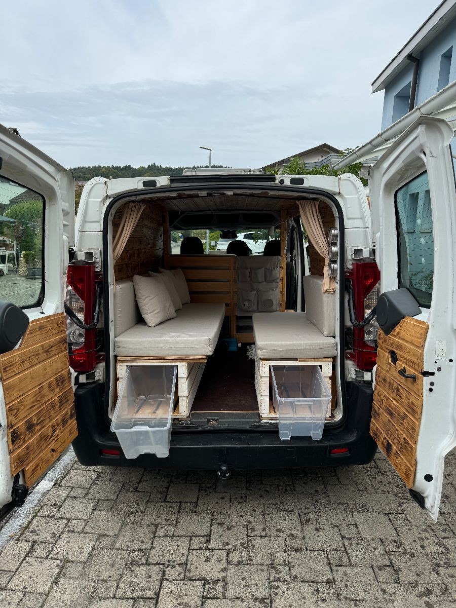 Rent campervan in 4914 Roggwil with 2 sleeping spots MyCamper