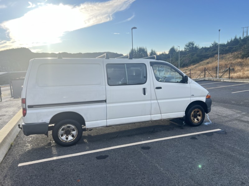 TOYOTA HIACE 4WD Campervan - Bergen, Norge