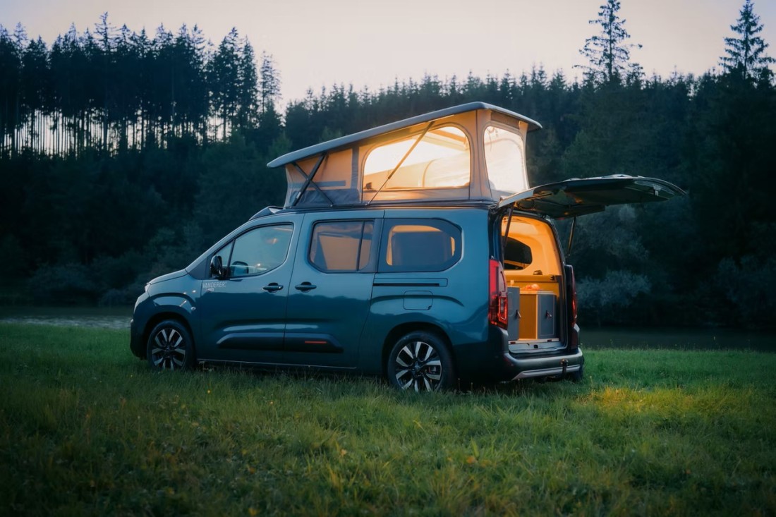 Citroën Berlingeo MPV XL Shine Retkeilyauto - Vättis, Sveitsi