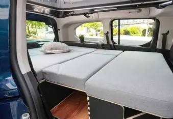 Citroën Berlingeo MPV XL Shine Retkeilyauto - Vättis, Sveitsi