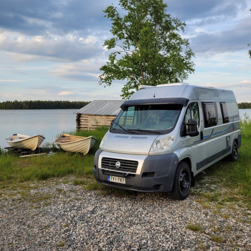 Adria Twin 600 / Fiat Ducato Campervan - Kuusamo, Finland