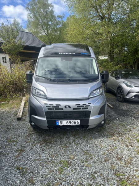 Adria Twin supreme Campingbus - Røyneberg, Norwegen