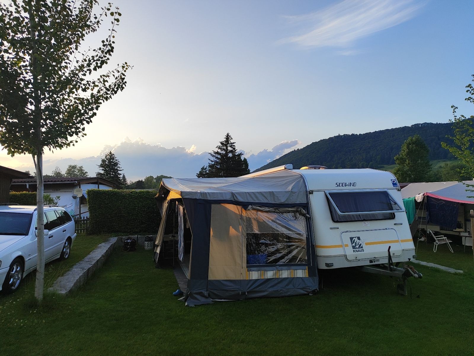 Rent caravan in Eglisau with 4 sleeping spots MyCamper