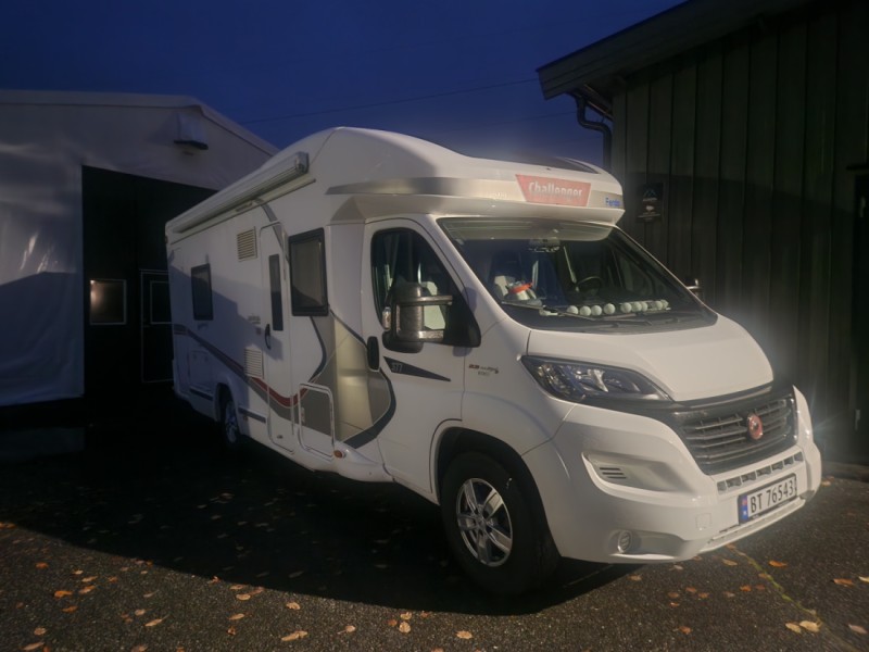 Challenger 377 Genesis M17 Wohnmobil - Raufoss, Norwegen