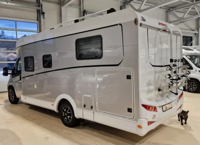 Photo of the vehicle
