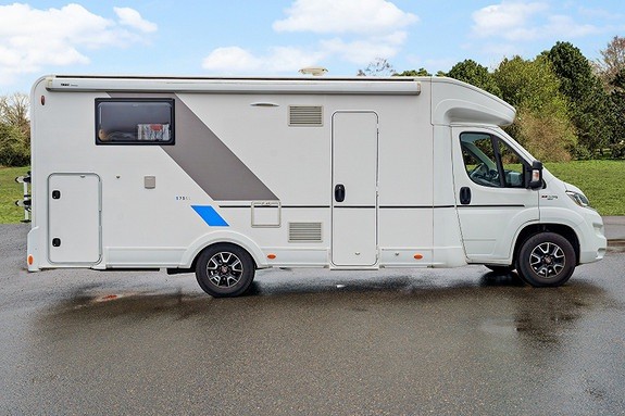 Photo of the vehicle