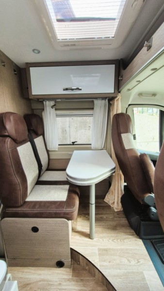 Pössl Roadcamp Camping-car - Illgau, Suisse