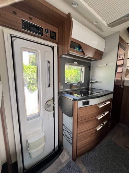 Hymer B580 MC Wohnmobil - Schmerikon, Schweiz