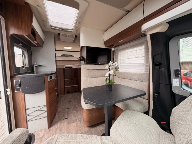 Hymer B580 MC Wohnmobil - Schmerikon, Schweiz