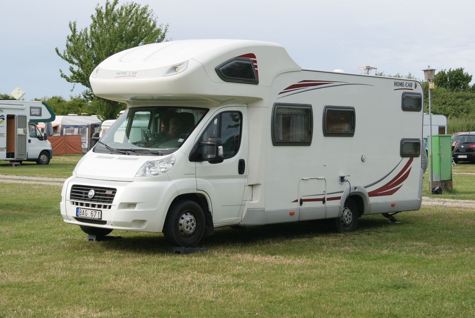 Rent motorhome in Vendelsö with 4 sleeping spots from 865 EUR / week