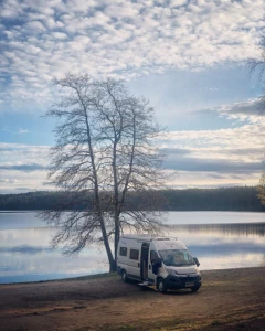 Campingbus in Karlskoga mit 2 Schlafplätzen ab EUR 896 / Woche mieten –  MyCamper