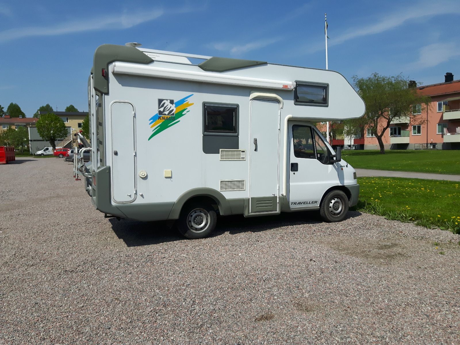 Wohnmobil in Tierp mit 4 Schlafplätzen ab EUR 736 / Woche mieten – MyCamper