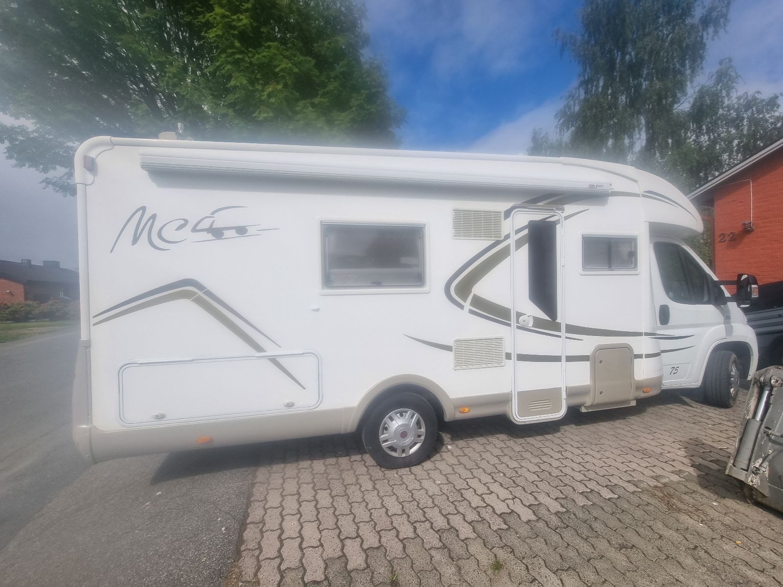 Rent motorhome in Gammelstad with 4 sleeping spots MyCamper