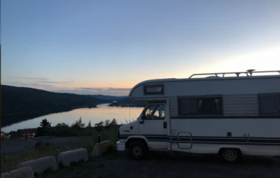 Campingbus in Karlskoga mit 2 Schlafplätzen ab EUR 896 / Woche mieten –  MyCamper