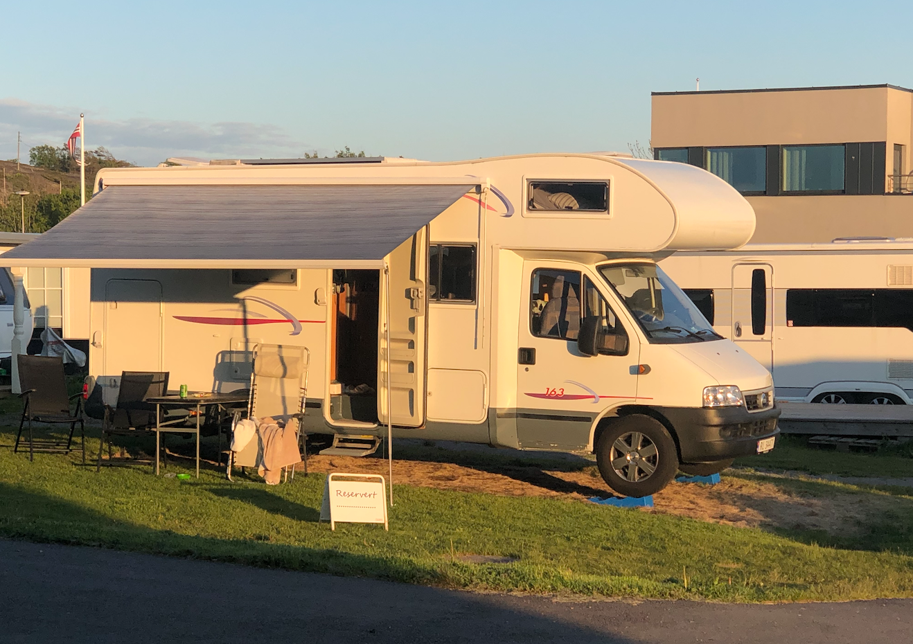 Rent motorhome in Kolbotn with 6 sleeping spots MyCamper