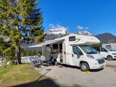 Wohnmobil in Eglisau mit 6 Schlafplätzen ab CHF 1'225 / Woche mieten –  MyCamper